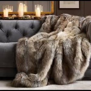 NWT Restoration Hardware Ultra Faux Fur Throw